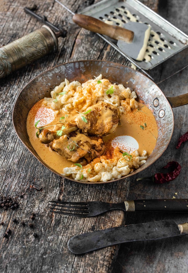 Originalrezept aus Ungarn: Paprikahuhn. So Lecker!
