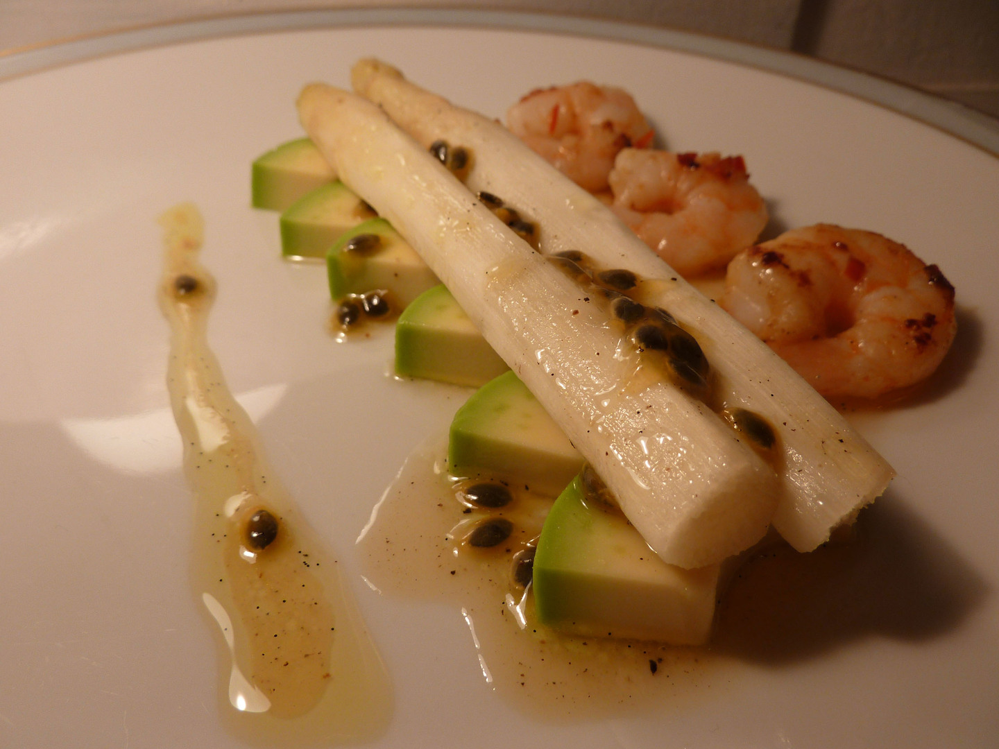 Spargel, Maracuja, Avocado und Chili Spargel, Maracuja, Avocado und Chili