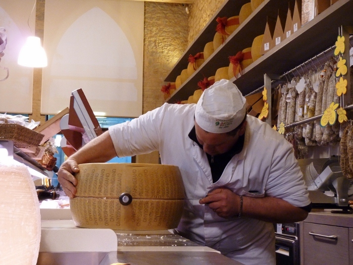 PARMIGIANO REGGIANO HAUTNAH PARMIGIANO REGGIANO HAUTNAH