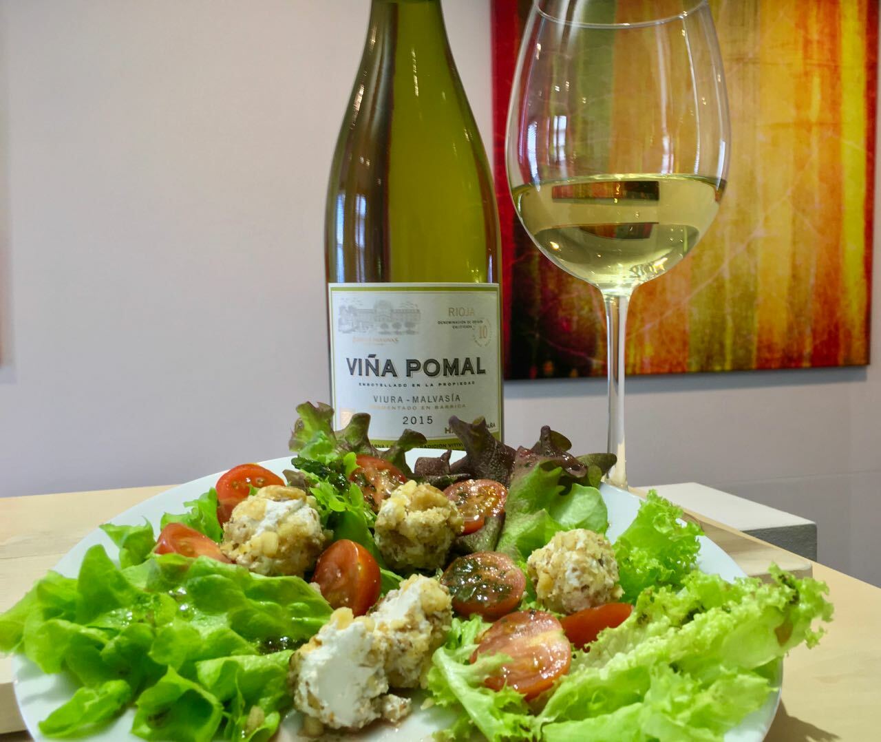 VINA POMAL, FRISCHER ZIEGENKÄSE AN NUSSKROKANT VINA POMAL, FRISCHER ZIEGENKÄSE AN NUSSKROKANT